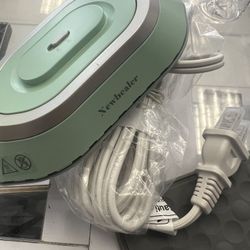 Travel Iron + Blow Dryer Brush Bundle – Dual Voltage – Like New