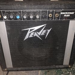 BACKSTAGE PLUS PEAVEY ELECTRIC GUITAR AMP