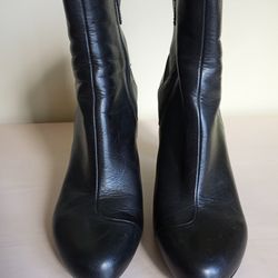 TSUBO Leather BOOTS- woman's 9