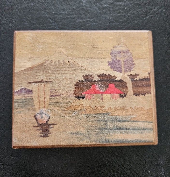 ANTIQUE MADE IN OCCUPIED JAPAN SLIDE OPEN WOODEN TRINKET BOX