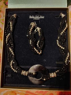 Brand NEW Bella del Mar jewelry set