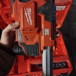 Milwaukee M12 Hammervac 