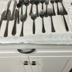 Silverware 20 Pieces  $10
