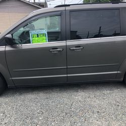 2010 Chrysler Town And Country 
