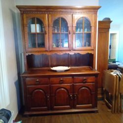 China Cabinet Hutch