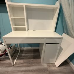 White Desk 