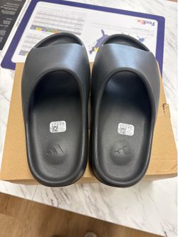 Adidas YZY Slides (US 10)