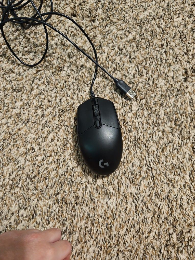 Logitech G203 mouse