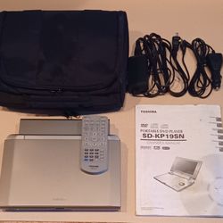 Toshiba SD-KP19SN Portable DVD Player with Case, AC Adapter, Battery, & Remote