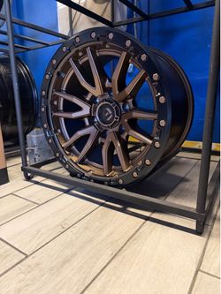 Brand new 35x12.50 17 with 17x9 fuel febels 6x139