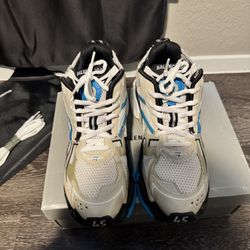 BALENCIAGA RUNNERS 