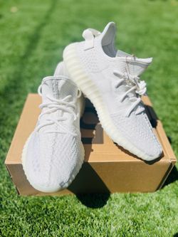 ✅ Yeezy 350 V2 Bone Men Size 11✅