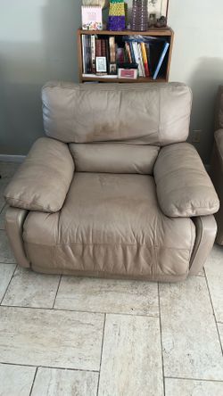 Powered Oversized Tan Leather Recliner