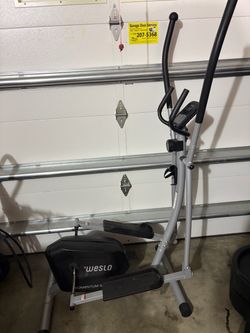 WESLO MOMENTUN G4.1 REAR - DRIVE ELLIPTICAL FOR $175