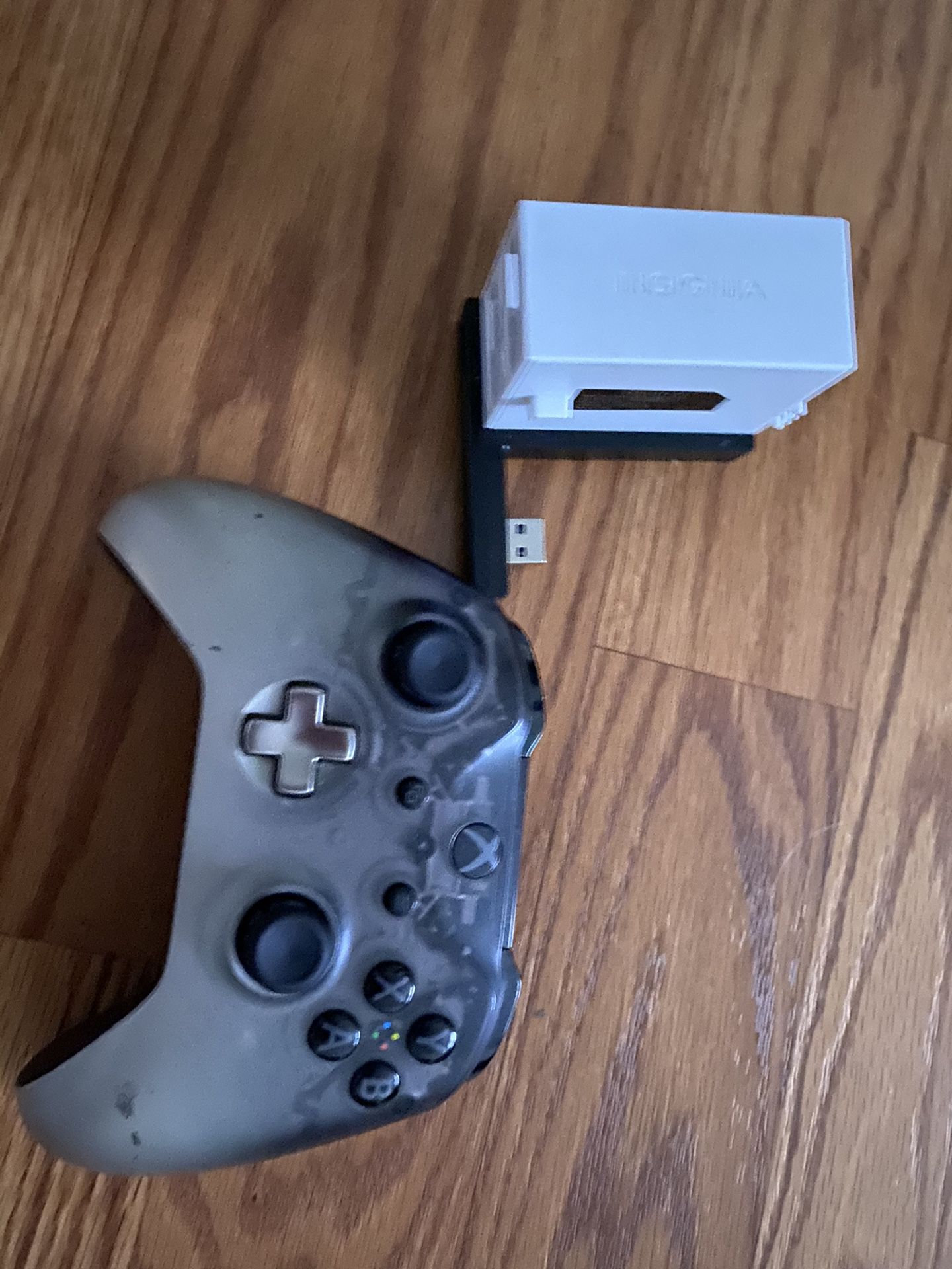 XBOX ONE CONTROLLER PLUS CHARGER