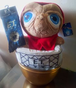 ET PLUSH DOLL & SOCKS IN EASTER EGG