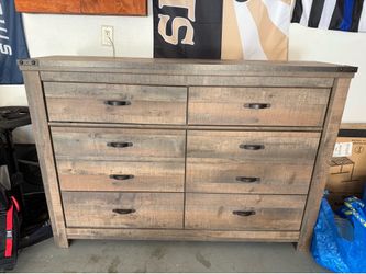 Ashley Trinell Bedroom Set
