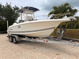 2004 Wellcraft 210 Fisherman