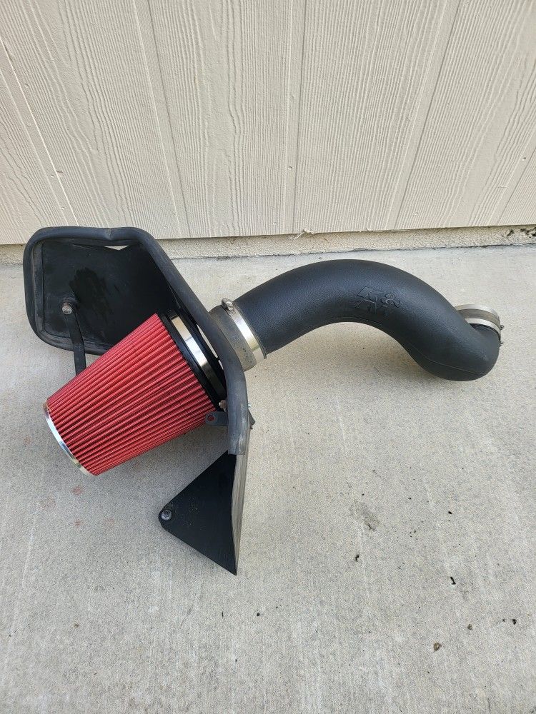 99 - 04 CHEVROLET SILVERADO GMC SIERRA 4.8L 5.3L V8 MOTOR SELLING K&N COLD AIR INTAKE
