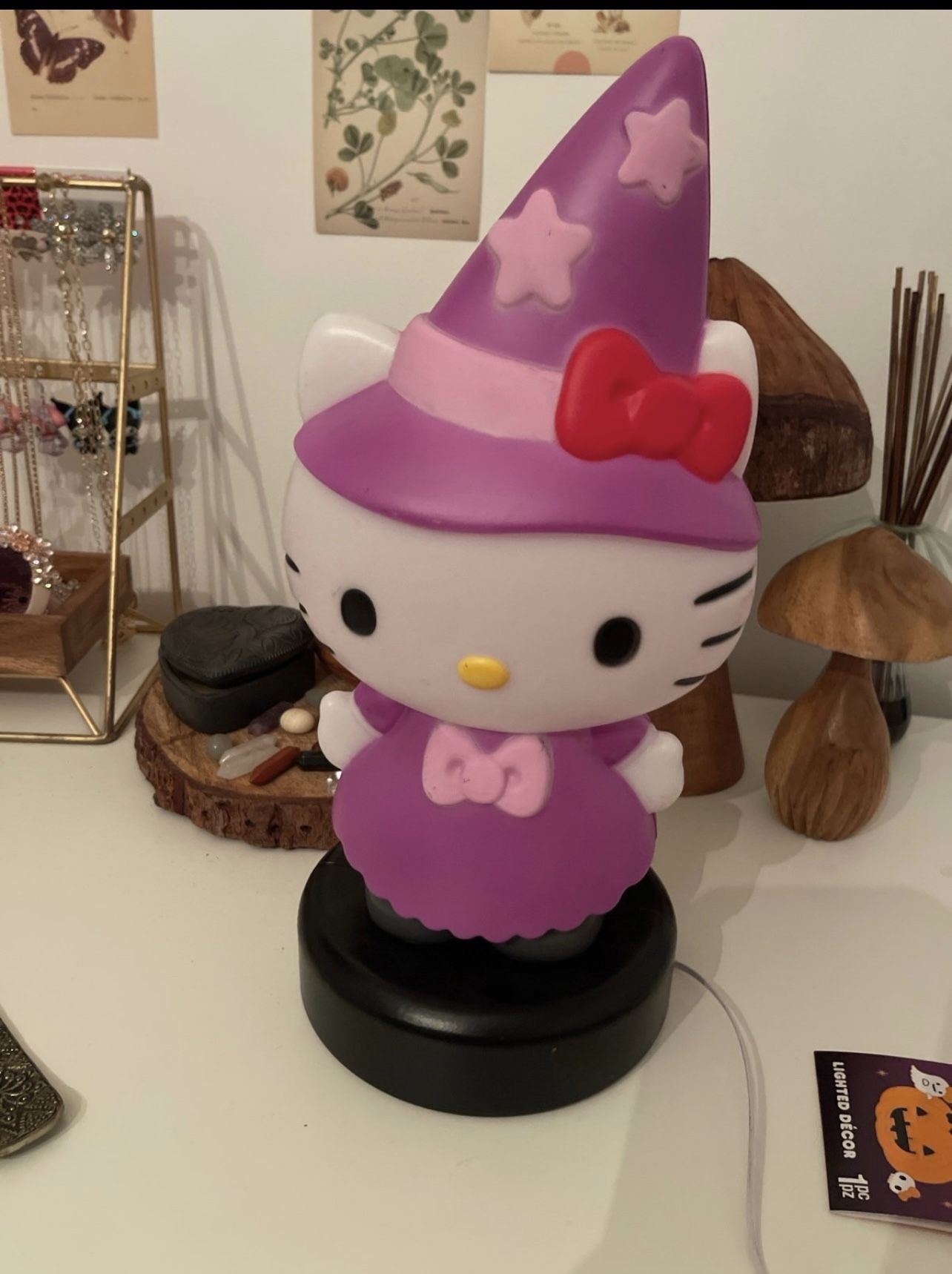 Hello Kitty Witch Lighted Decor