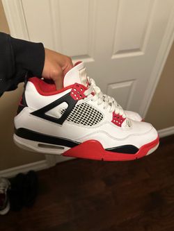 Jordan 4 fire reds size 9.5 men’s
