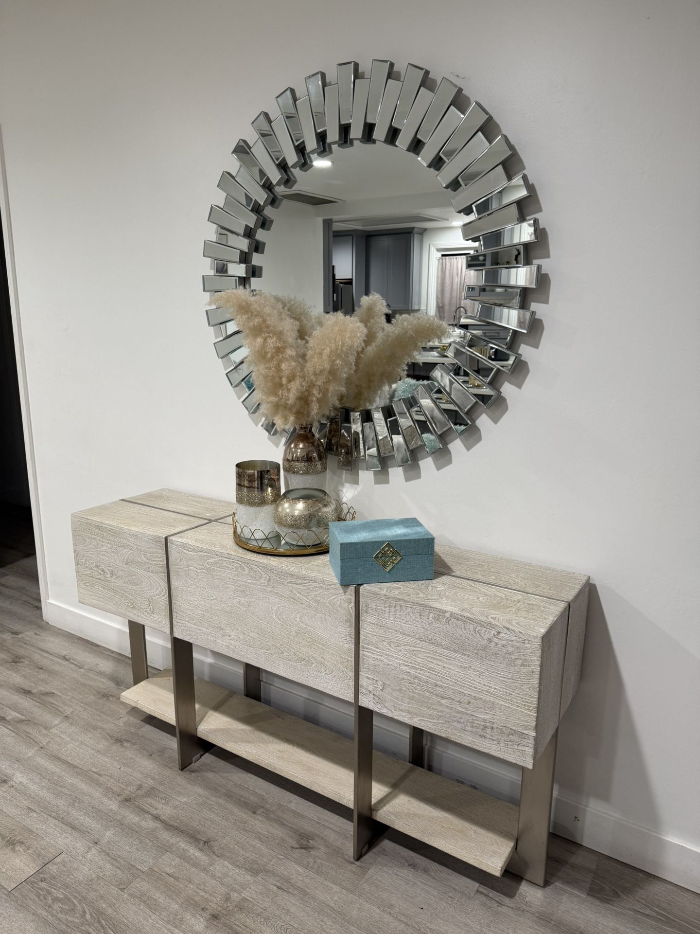 Table and mirror!!!