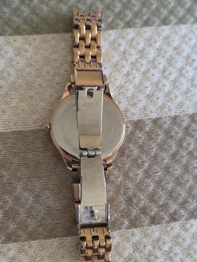 Michael Kors Ladies Lexington Rose Gold-Tone Stainless Steel  display picture 1