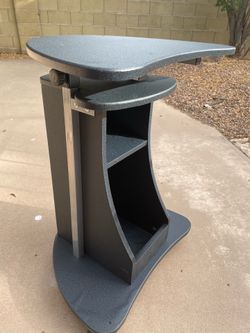 Rolling podium desk