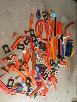 Hot wheels track