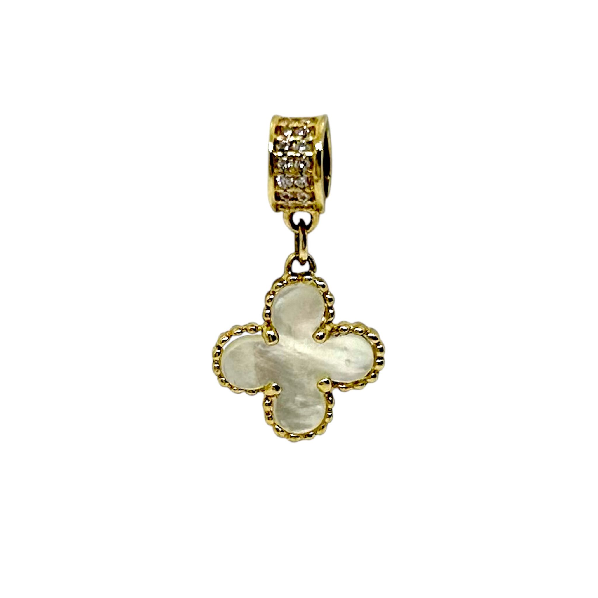 Charm Yellow Gold 10k. Clover