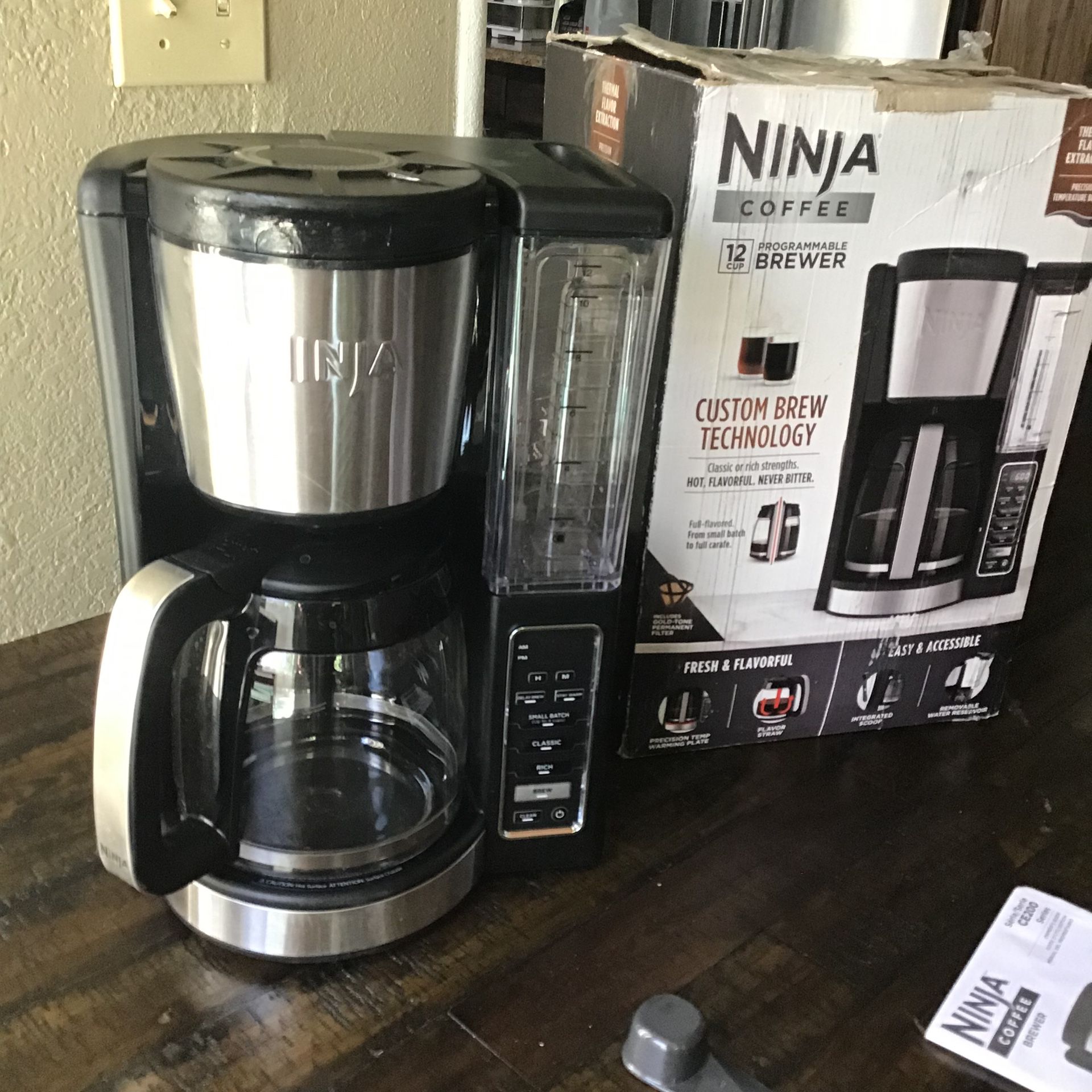Ninja 12 cup custom brewer technology Programmable coffee maker open box new never been used excellent condition