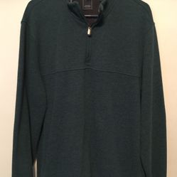 Men’s Pull over fleece, zip neck size large