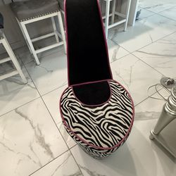 HIGH HEEL CHAIR