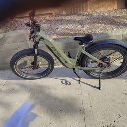 Go trax ebike amazing condition nothing wrong (want 300$ but willing to do 200$ as absolutely least I'll take)