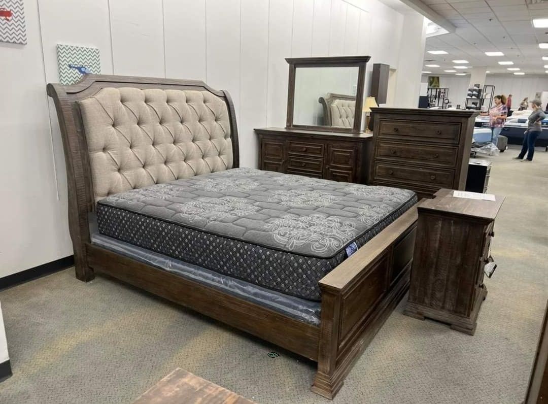 Wyndahl Rustic Brown Upholstered Panel Bedroom Set