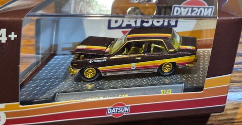 💥💥  M2.    1/64.    Datsun and Camaro.   CHASE💥💥💥