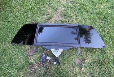 Nissan Titan Large Rear Window
