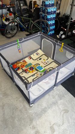 Kids play pen