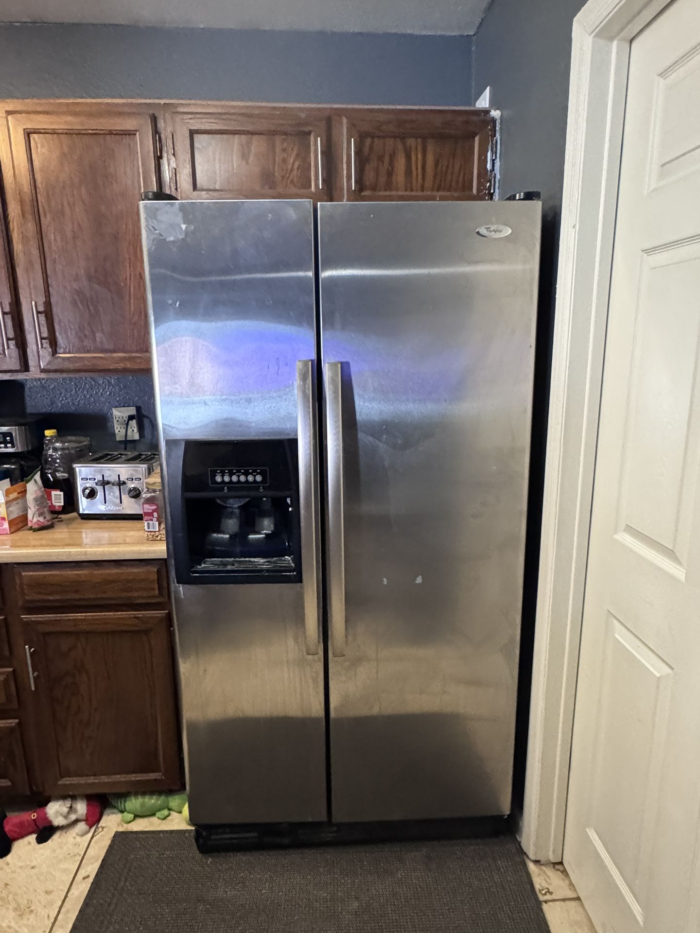 Whirlwind Fridge With Ice Maker