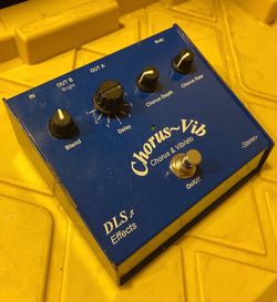 DLS Effects Chorus Vibe Effects Pedal