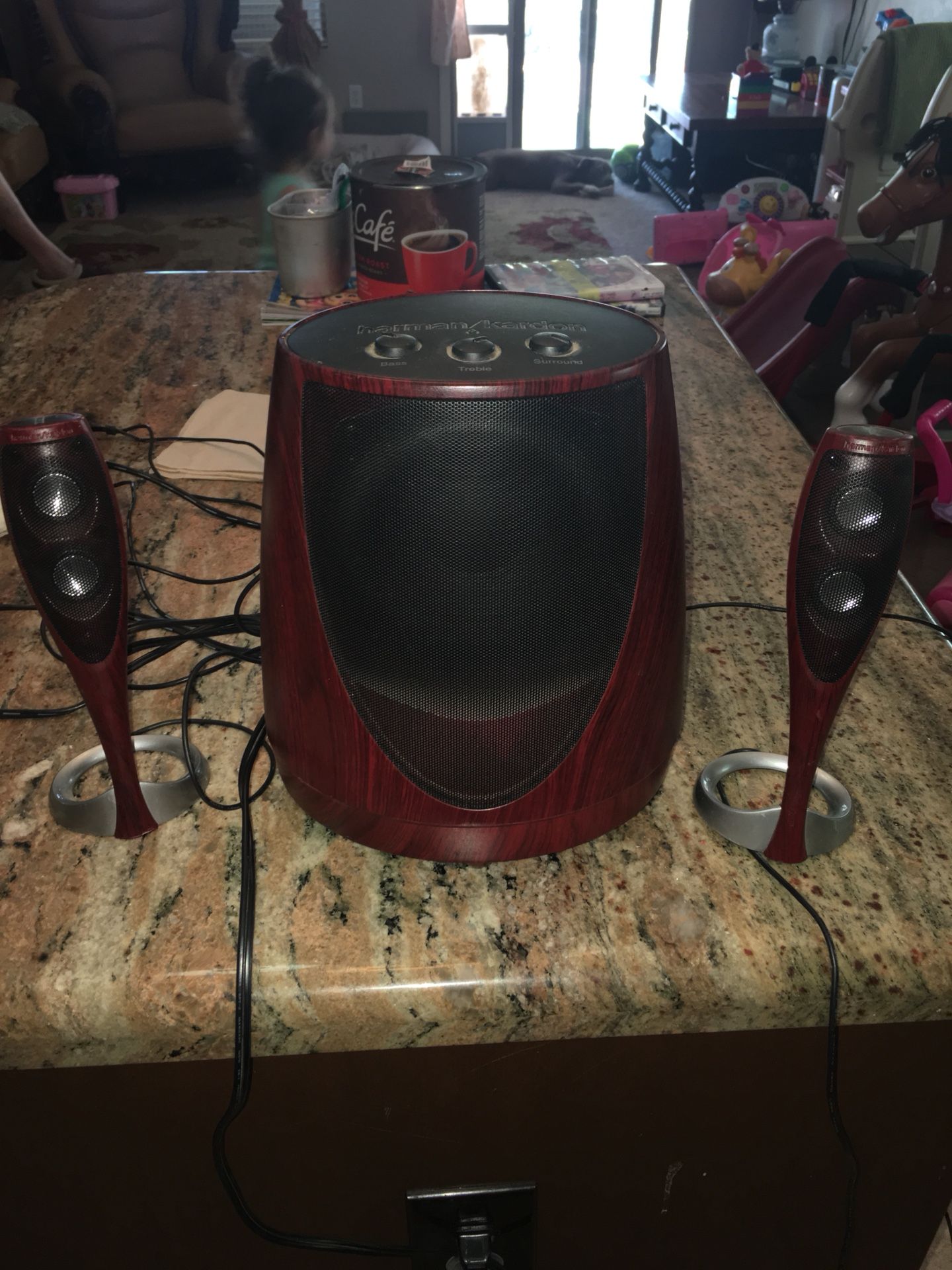 harman kardon champagne se hk695 computer speakers -sound awesome- can play your phone through them!