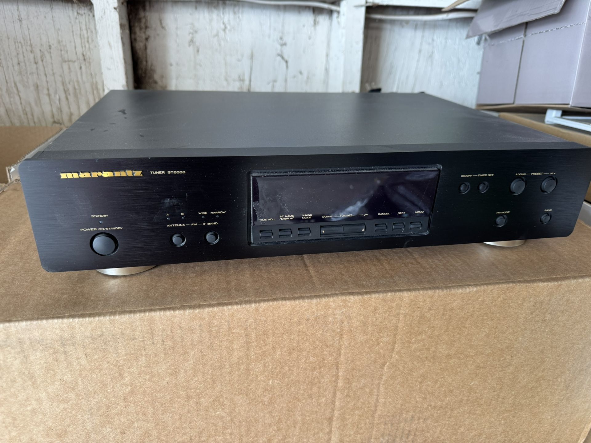 VINTAGE MARANTZ TUNER