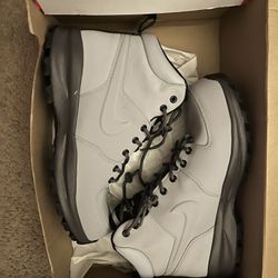 Nike Manoa Leather, Wolf Grey, Size 10