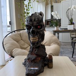 Terminator head from SIDESHOW limited edition