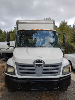 2005 Hino 185 20ft box truck