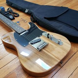 Electric Guitar With Bag And Accessories
