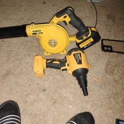 2 Blowers Cordless Both Work With Same Battery Includes A 20v Max DeWalt Battery 