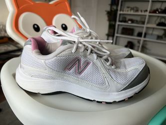NB Woman Size 6.5 New Balances 