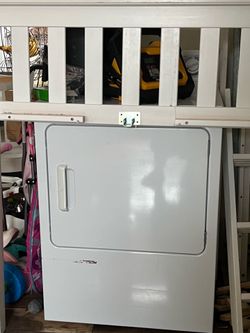 Free electric dryer for parts or fixing works doesn’t get hot