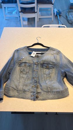 Light Wash Distressed Denim Jacket Torrid